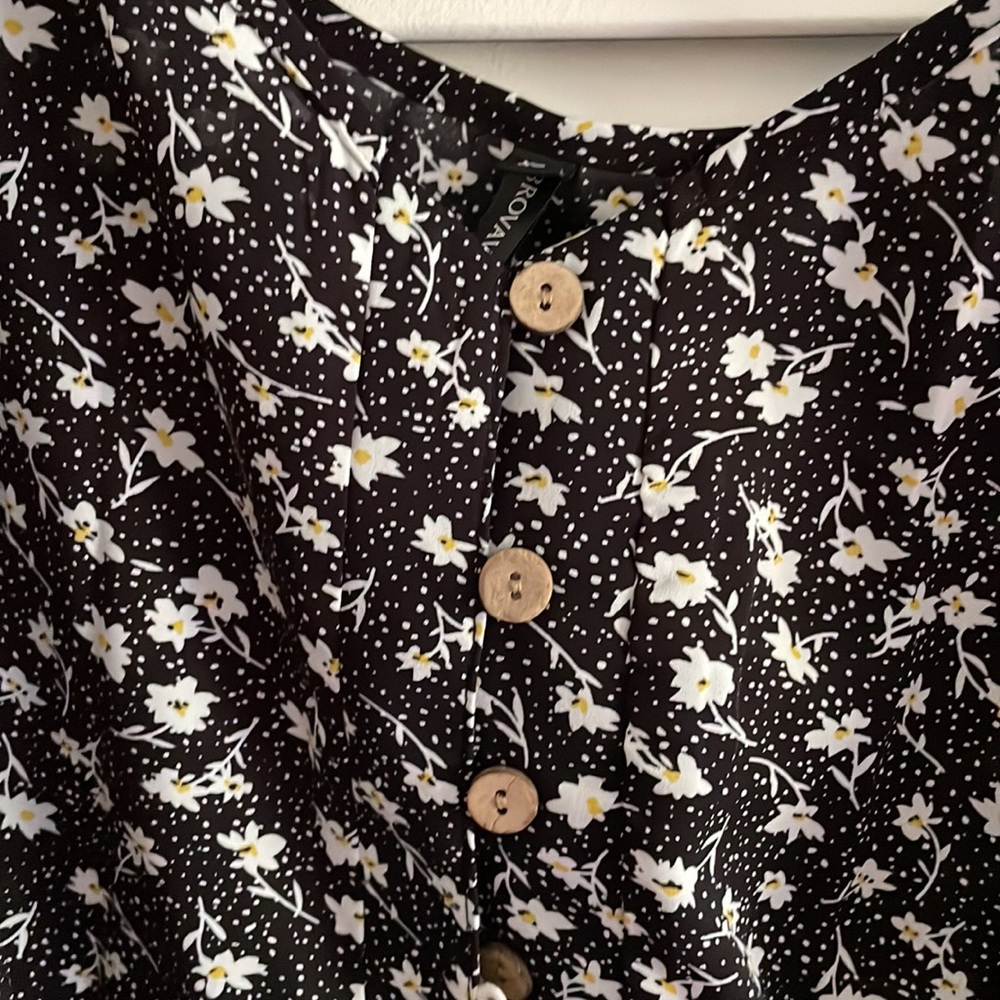 Black sun dress w/white flowers and buttons down the front. Tie waist. - Picture 2 of 7